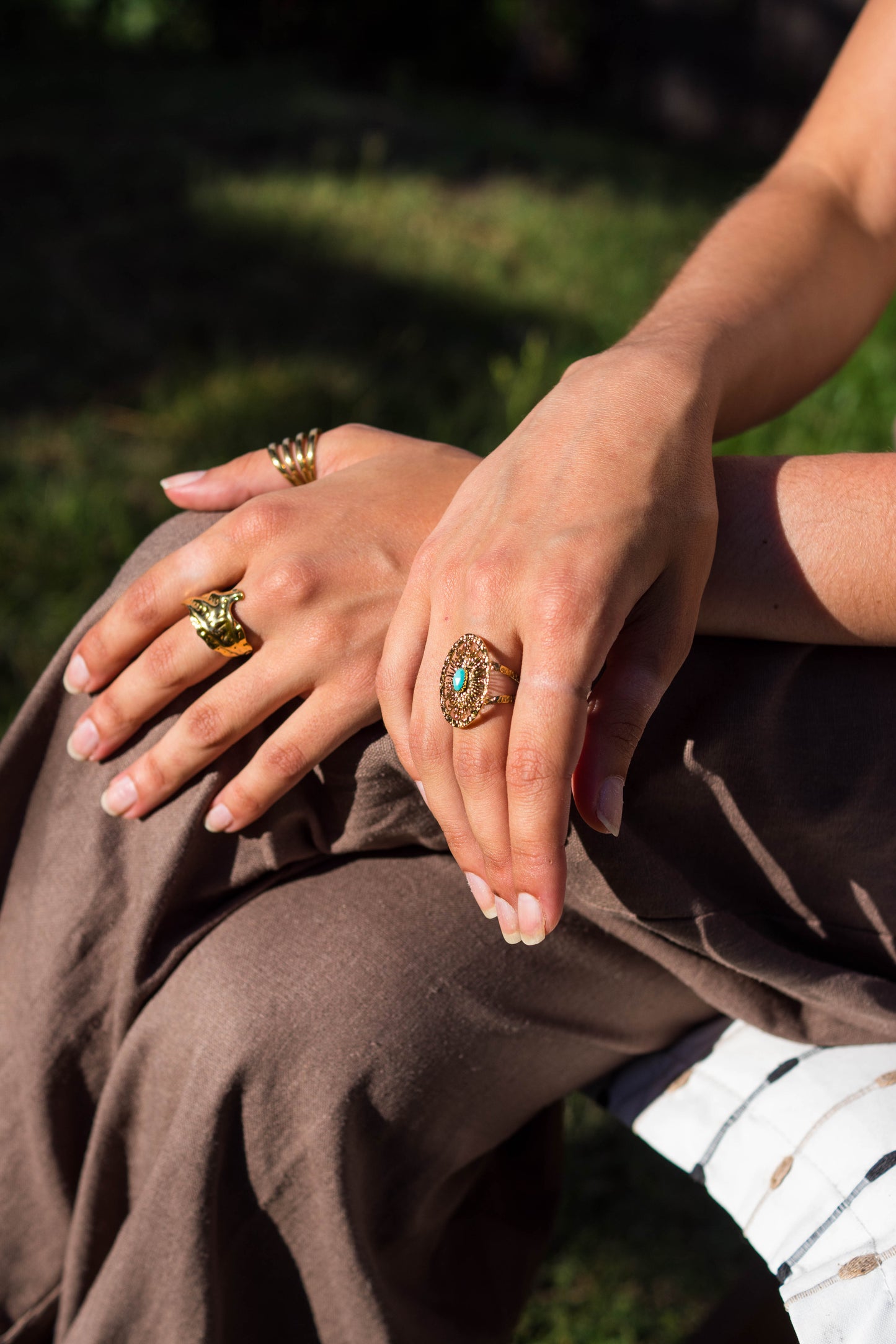 Anillo Media Hoja Dorada